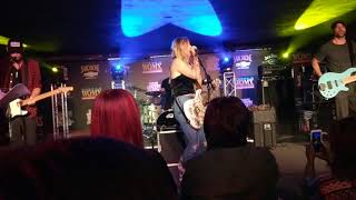 Lindsay Ell &quot;Wildfire&quot; Live at the Dusty Armadillo