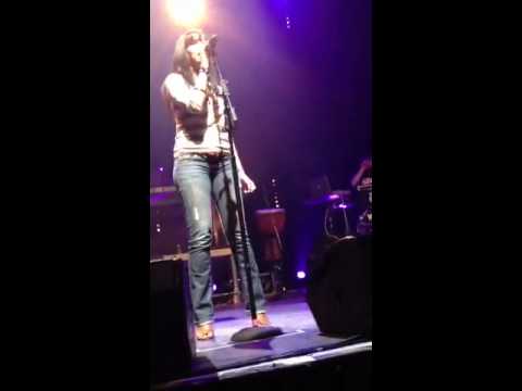 Ayna à Istres pour le Concert de Youssoupha