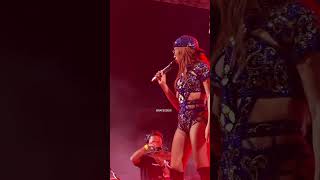 A ANITTA REPARA EM TUDO!!!!