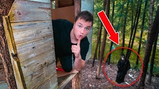 24 HOUR ABANDONED TREEHOUSE CHALLENGE! Escaping Hacker, Spies or Worse?