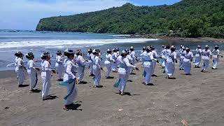 Download lagu #tarirejangrenteng ' Upacara Melasti ' di Pantai Grajagan Bwi #upacaramelasti#agamahindu#vidioviral mp3