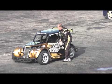 Terry Grant stunt car driver santapod 2015