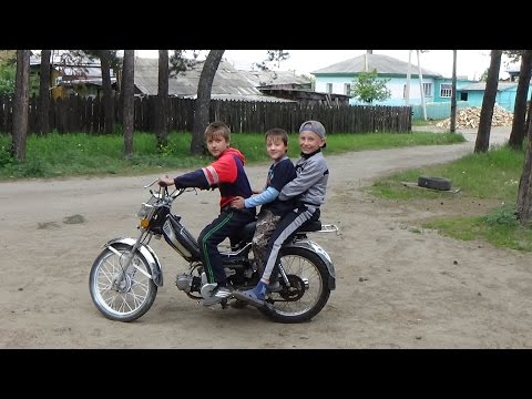 Собираем Андрюхин мопэд 'Дельта' первый выезд.