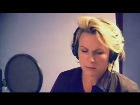 Jennifer Saunders recording Holding Out for a Hero - Shrek 2