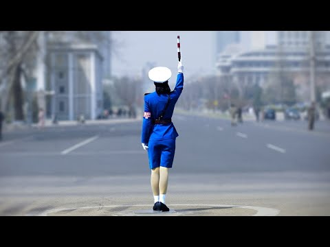 Empregos Inúteis Que Só Existem Na Coreia Do Norte