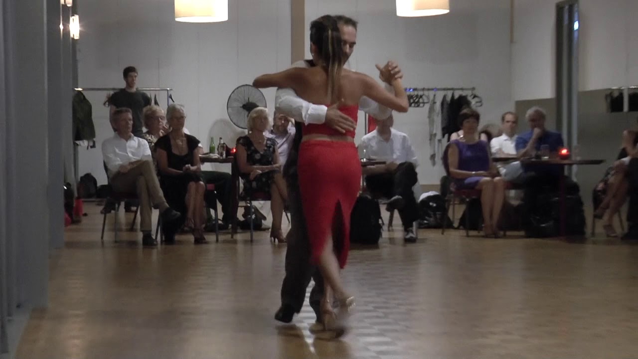 Borja Alkalde Sainz & Christina Gomez in Los Amigos De La Noche (3)"Fueron Tres Anos"