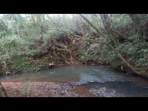 Cachoeira dentro de um sítio em Minas Gerais
