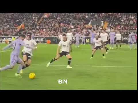 Real Madrid vs Valencia | LOOK where the ball is when the referee actually blew his whistle