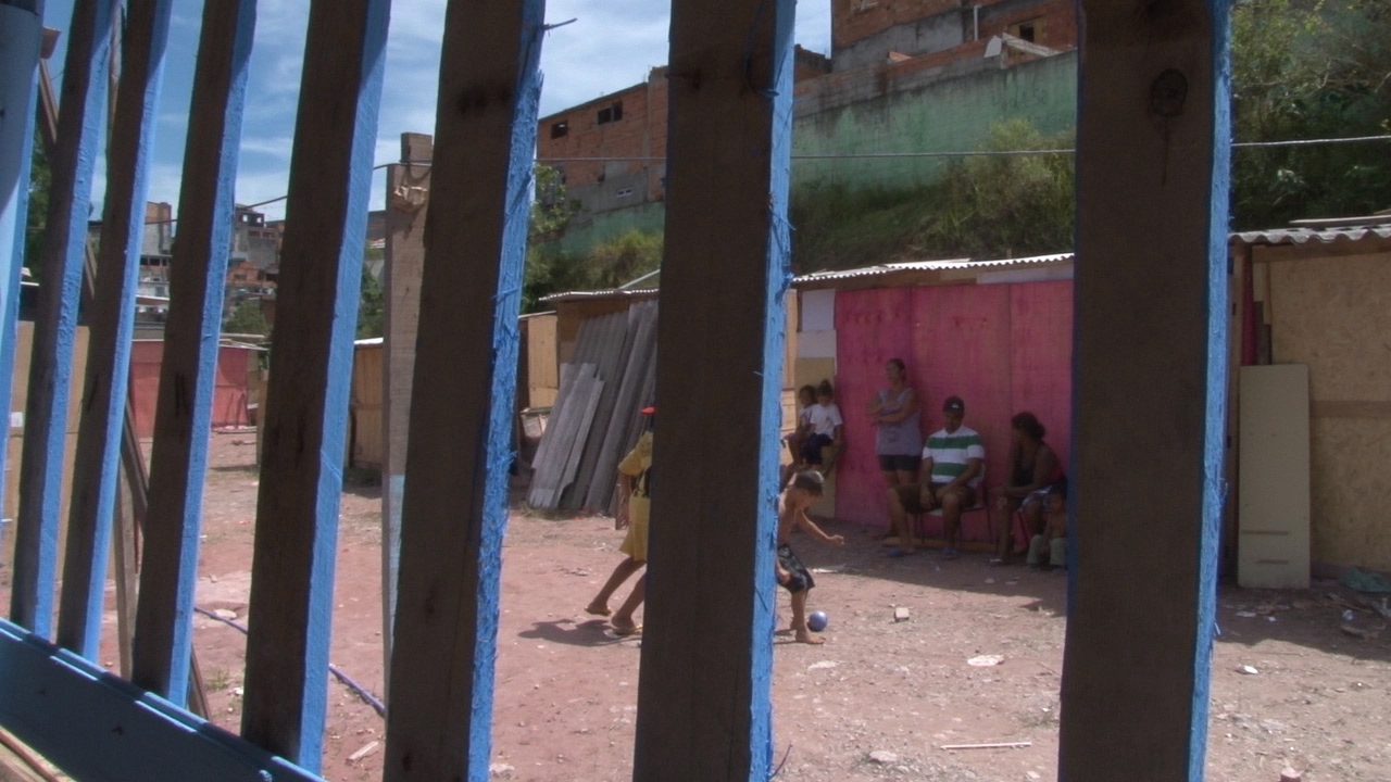 Ocupantes de terreno temem retirada;