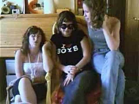 une bande de pouf avec un ouf