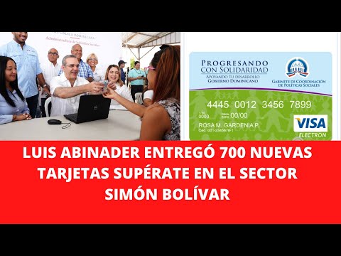 Luis Abinader handed out 700 new "Improve Yourself" cards in the Simon Bolivar sector.