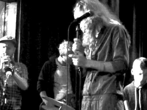 Astrid Engberg - Sky Below & Equations Live @Rahuset (Berry Weight & Astrid Engberg)