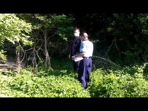 Cadavru gasit in stare de putrefactie in satul Hartoape (2).3gp