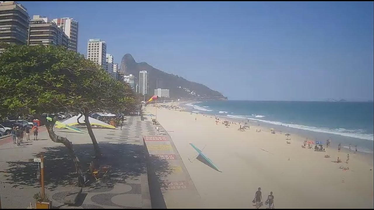 Live webcam view of Cámara en Vivo Praia do Pepino