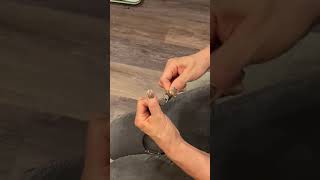 How to open and close our Magnetic Clasp!
