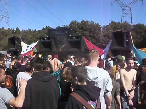 KIPI VIBRATION live @OPSYGEN & HPM2F / 13.04.2013