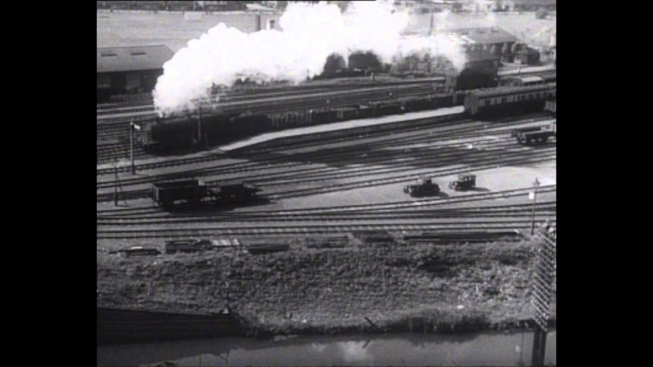 'Trains At Hayes' - the world's first stereo film, made in 1935 (clip)