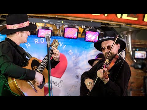 Csárdás Vittorio Monti variations - Rio Romanese. Gypsy Rock 'n' Roll. Live in Money Honey Club.