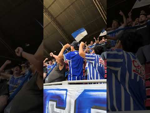 Los hinchas de #GodoyCruz llegaron a Talleres para alentar al equipo de básquet en la final anual.