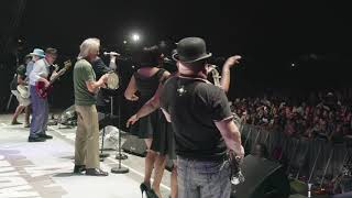 Madness feat. Paul Weller &amp; Lynval Golding “Heatwave” (Live)