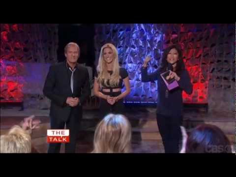 Michael Bolton & Kelly Levesque - Ain't No Mountain High Enough (Live at 'The Talk')