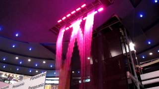 preview picture of video 'Waterfall in Guatemala city Mall.MOV'