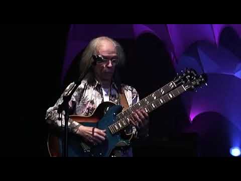 Yes- Roundabout- Live From Lyon 2009
