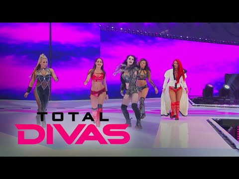Thumbnail of the video: "Total Divas" Get Down! | E!
