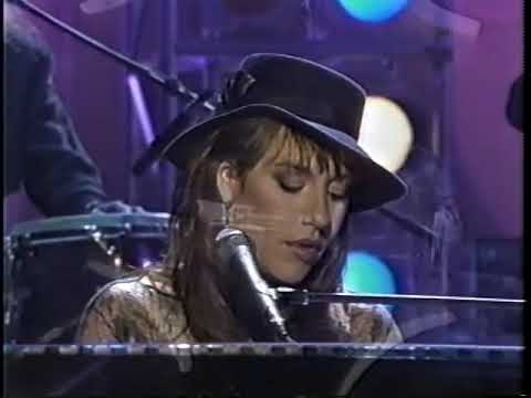 Katey Sagal - Love Gets You Sooner or Later (Live on The Late Show 1987)