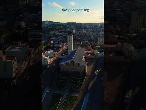 Imagens aéreas da Matriz de São Sebastião, em Barbacena/MG