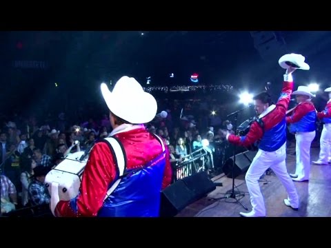 Los Terribles Del Norte - Colgado De Un Arbol En Vivo (2016)