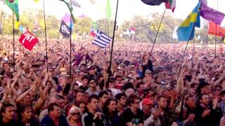 Primal Scream - Moving On Up (Glastonbury 2013) HD 720p
