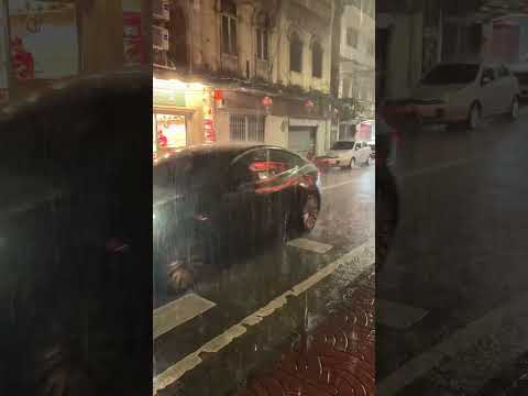 Rainy Bangkok Streets 🚶 Chinatown Vibes