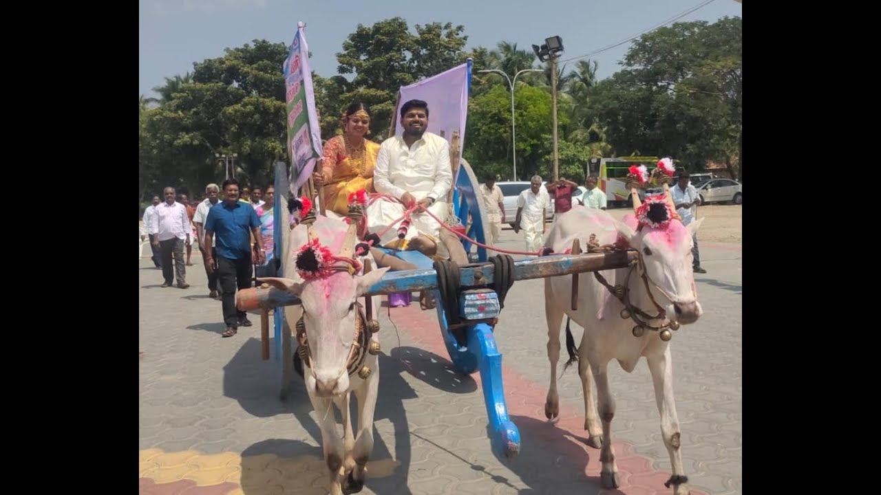 மாட்டு வண்டியில் விழிப்புணர்வு பயணம்.. புதுமண ஜோடிகள் அசத்தல்