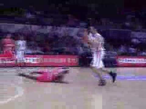 24 17-10-07 BCO-Charleroi - Ref 1 zegt ''fout Beghin'', ref