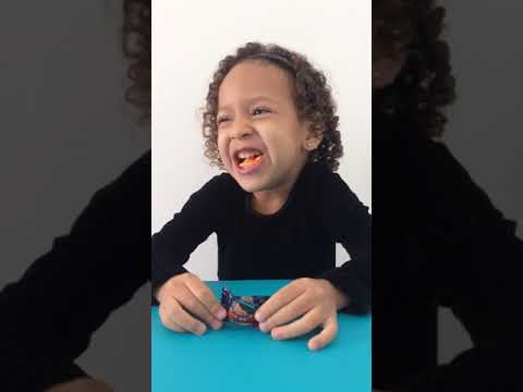 Lara experimentando Plutonita