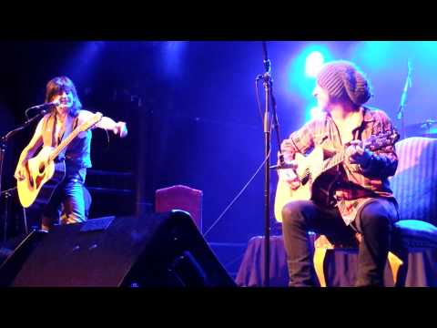 Phil Lewis of LA GUNS and his Surprise Guest... Tracii Guns!!!