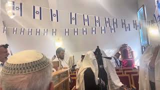 ברכת כהנים עם החזן יחיאל נהרי במקאם נהוונד (רדיו כל האמת) - התמונה מוצגת ישירות מתוך אתר האינטרנט יוטיוב. זכויות היוצרים בתמונה שייכות ליוצרה. קישור קרדיט למקור התוכן נמצא בתוך דף הסרטון