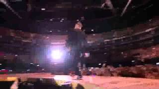 Robbie Williams - Take The Crown Live @ O2 Arena (2012) -hey wow yeah yeah
