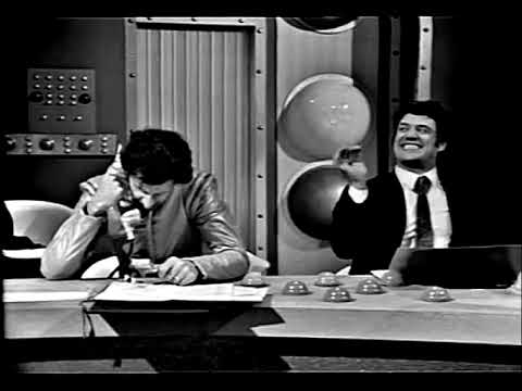 L' ascensore spaziale sketch con Franco Franchi e Ciccio Ingrassia