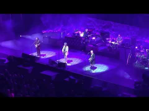 Crowded House live Sydney Australia - It’s only natural 13/4/2022