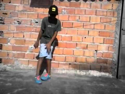 Mc K-Walla Pega Latinha E Balança