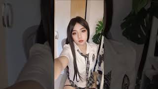Download lagu Bigo Live Stream:# Cute Girl Dancing at Home! ✨ #BIGO #HOT mp3