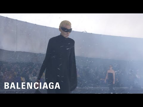Balenciaga 360° Show  | Fall Winter  2022/2023