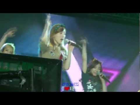 130119 SNSD - Dancing Queen HD (Live in Manila DKFC)