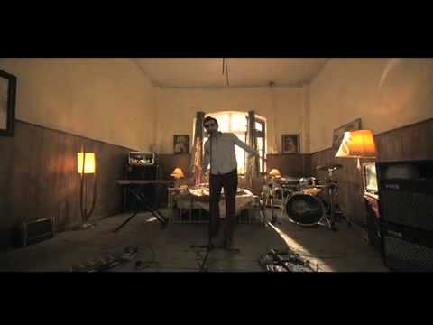 Lobo Hombre En Paris - The Mills