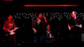 Angela Quao - RAW - How do I let a good man down (live Sharon Jones cover).