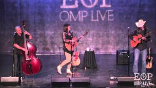 Suzy Bogguss &quot;Let&#39;s Chase Each Other Around The Room&quot; (Merle Haggard cover) @ Eddie Owen Presents