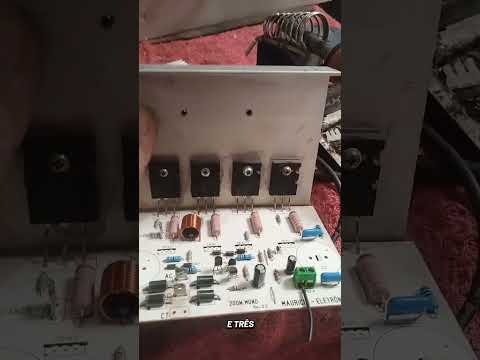 MEU AJUDANTE ME QUEBRA AS PERNAS ASSIM