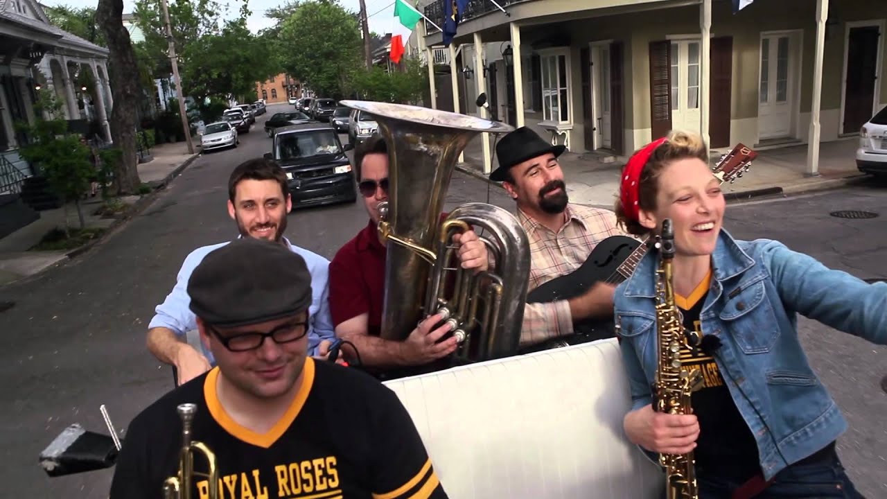 Aurora Nealand & The Royal Roses
